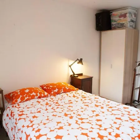 Spacious 3 Bedroom Georgian House In * Bristol